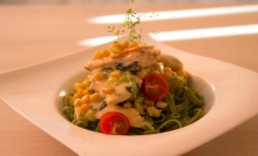 Piept de pui cu porumb si tagliatelle