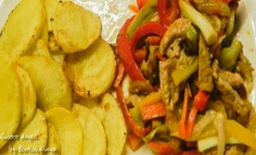 Muschiulet de porc cu legume si cartofi prajiti