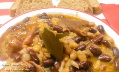 Iahnie de fasole cu ciolan afumat