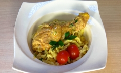 Papricaș de pui cu găluște