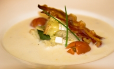 Supă cremă de usturoi cu bacon