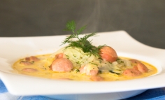 Supă de varză cu crenvurști și mărar