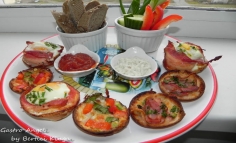 Ochiuri în bacon și mini pizza