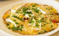 Omletă cu camambert și șuncă