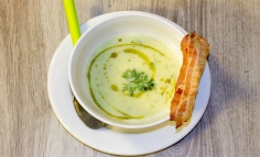 Supă cremă de cartofi cu praz