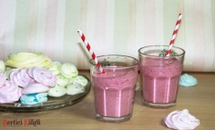 Smoothie cu banane și zmeură