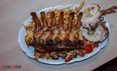 Cotlet umplut cu pesmet condimentat