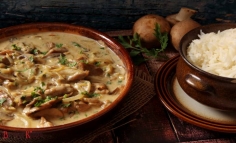 Stronganoff cu vita si ciuperci