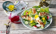 Salată cu cașcaval Halloumi