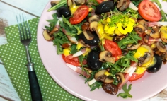 Salată cu ciuperci prăjite