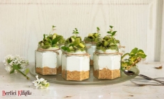 Desert de brânză topită cu salată de kiwi