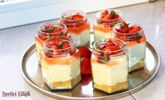 Cremă de brânză cu căpșuni în saramură de lămâie