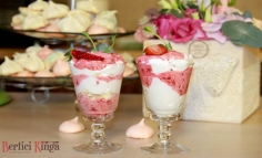 Cremă de bezele cu căpșuni