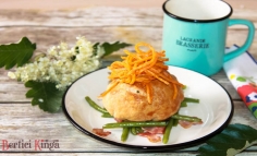 Muschi de porc fript în aluat cu cartofi dulci și păstăi cu bacon